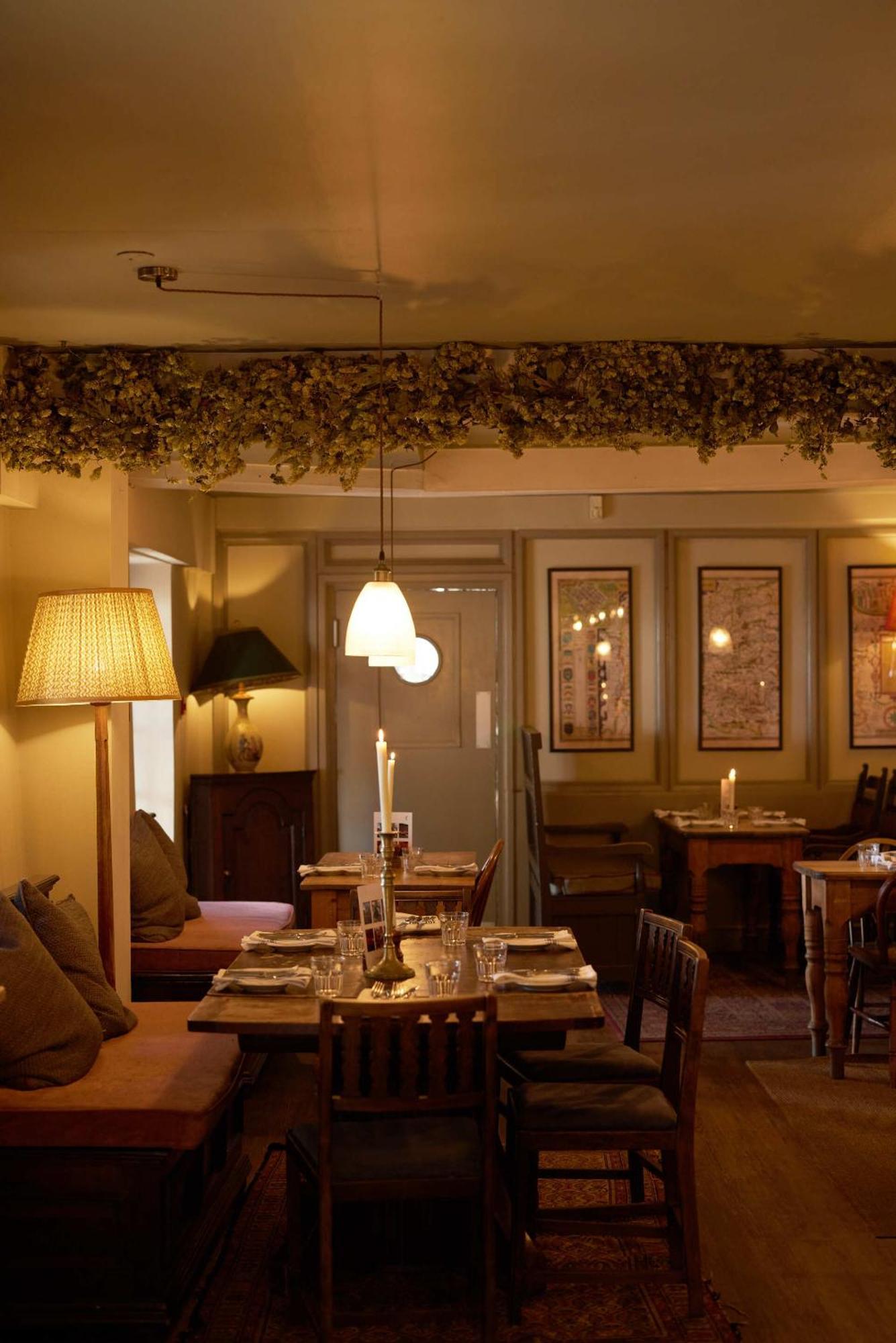 The Grosvenor Arms Hotel Hindon Exterior photo