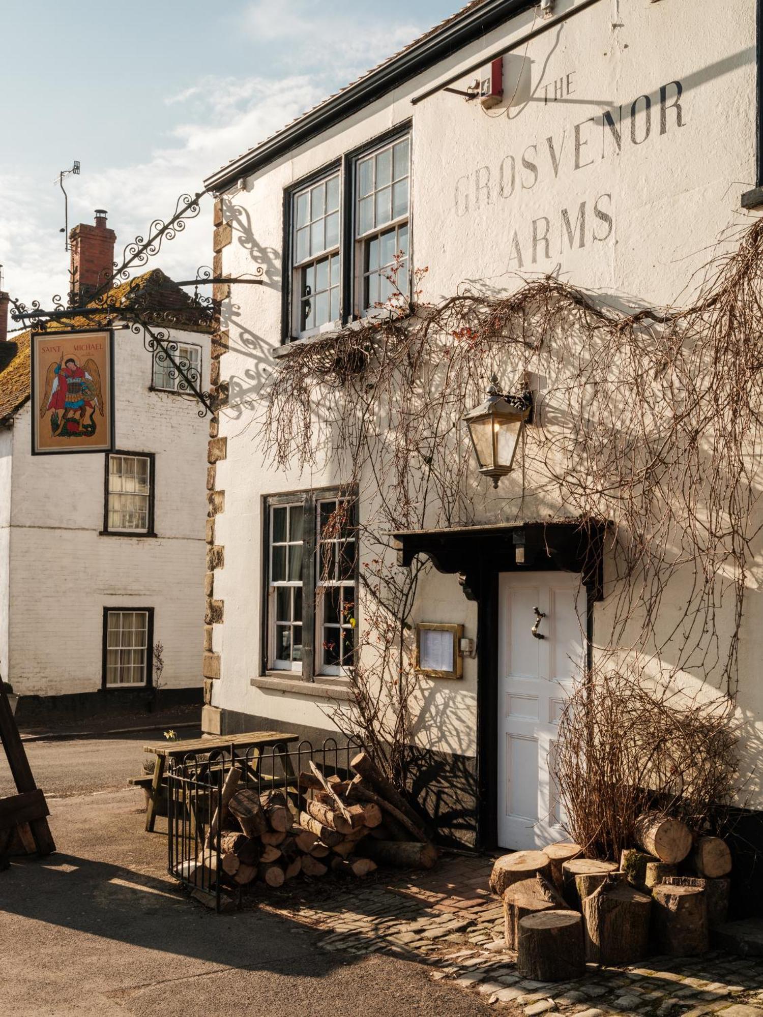 The Grosvenor Arms Hotel Hindon Exterior photo